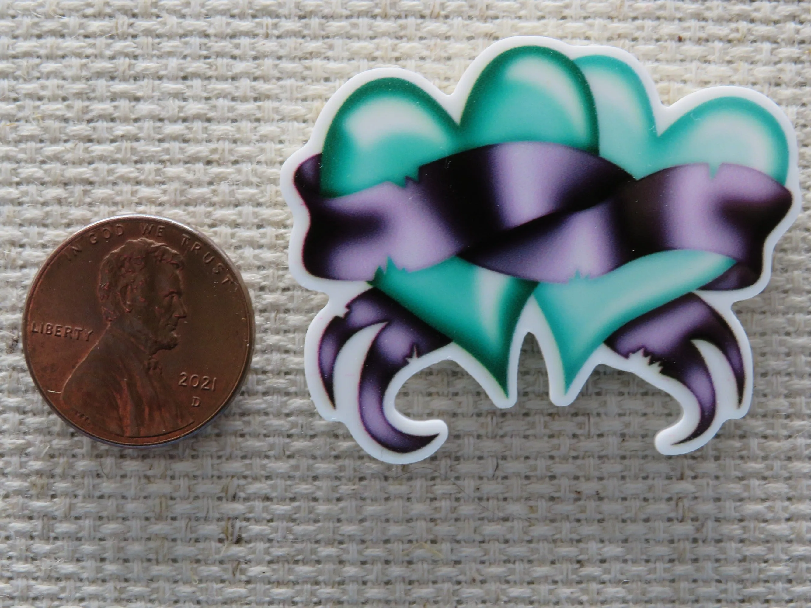 A Pair of Teal Hearts Needle Minder, Cover Minder, Magnet