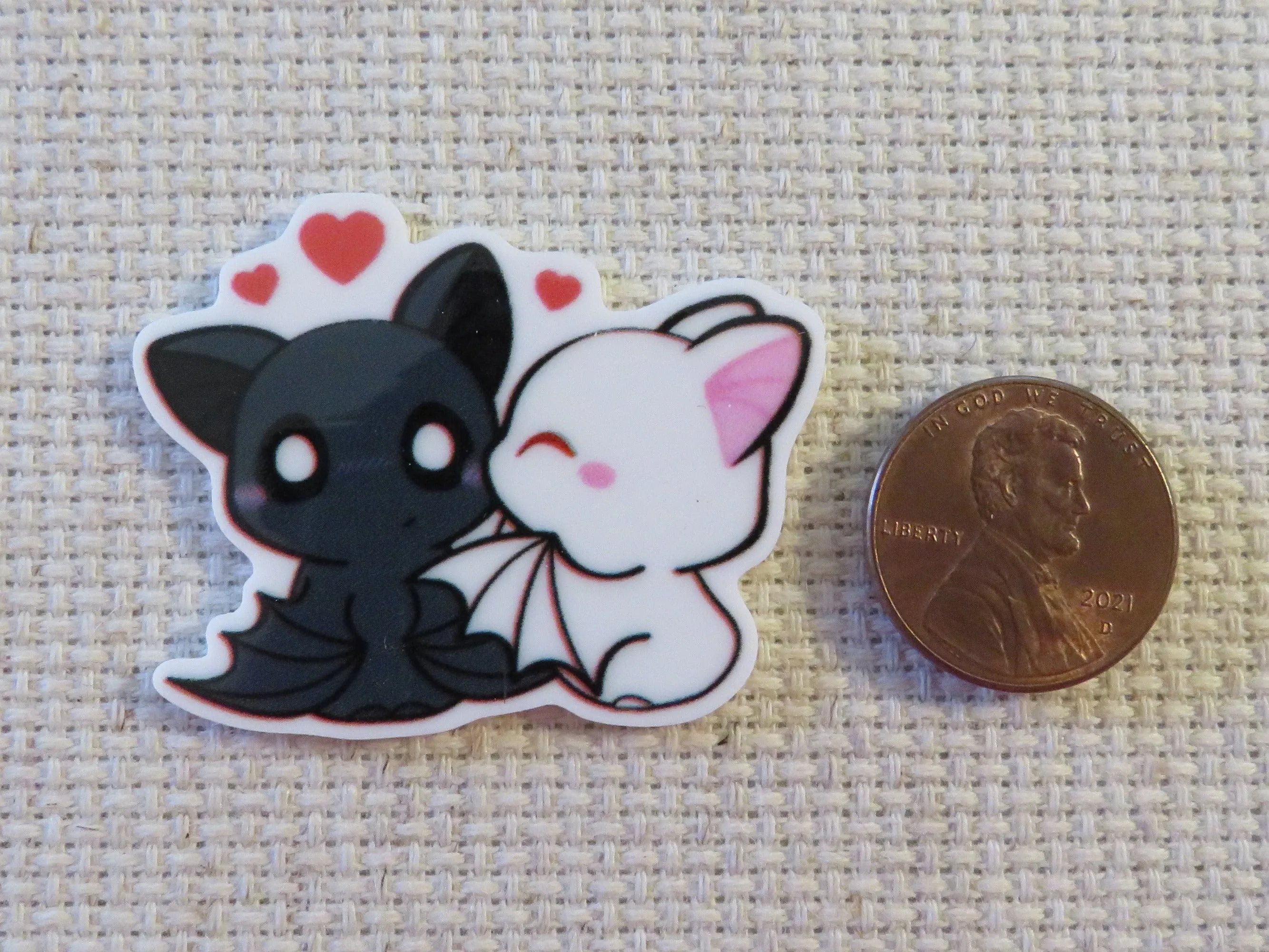 Batty Kisses Needle Minder, Cover Minder, Magnet