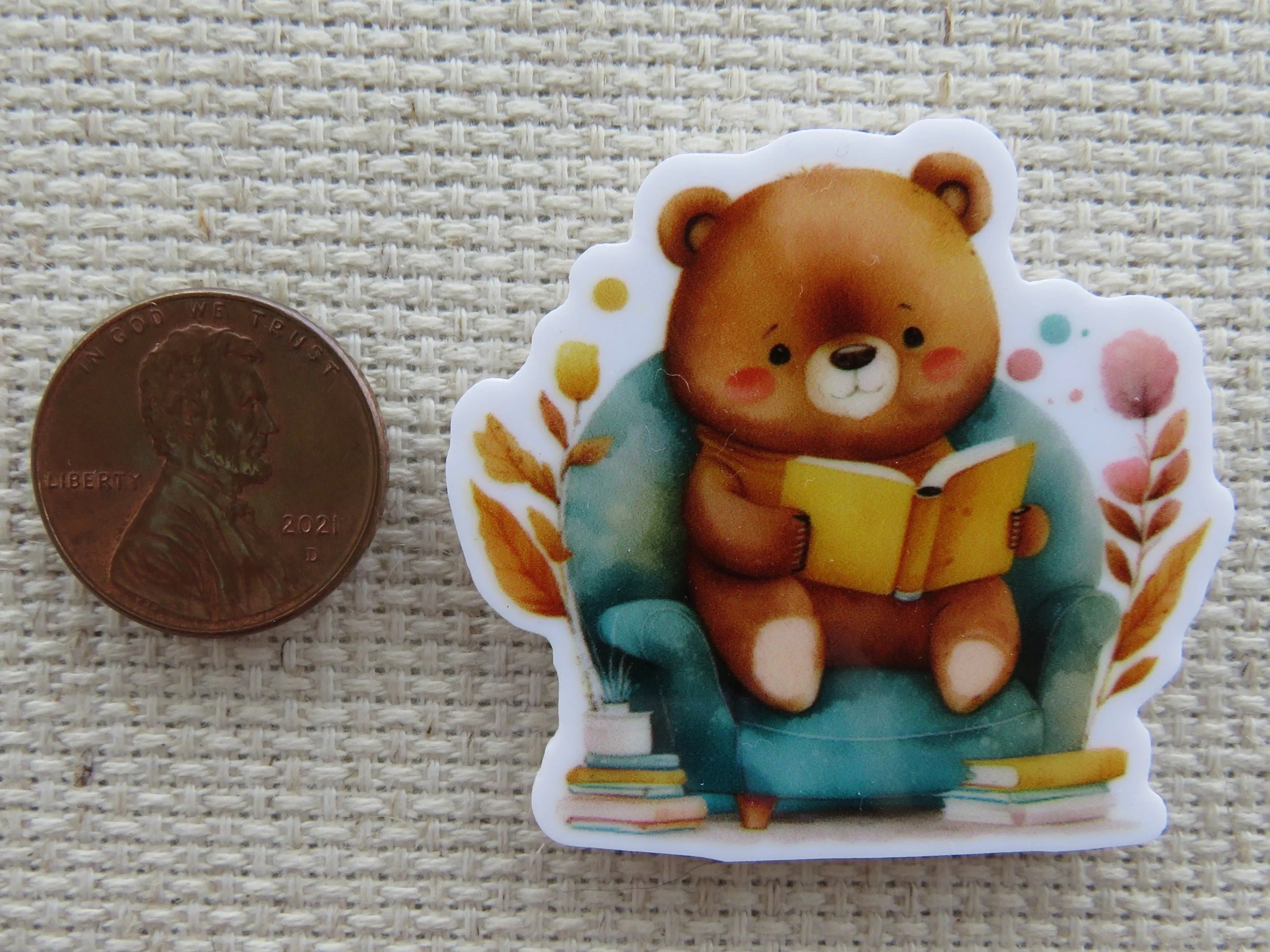 Bear Reading a Book Needle Minder, Cover Minder, Magnet