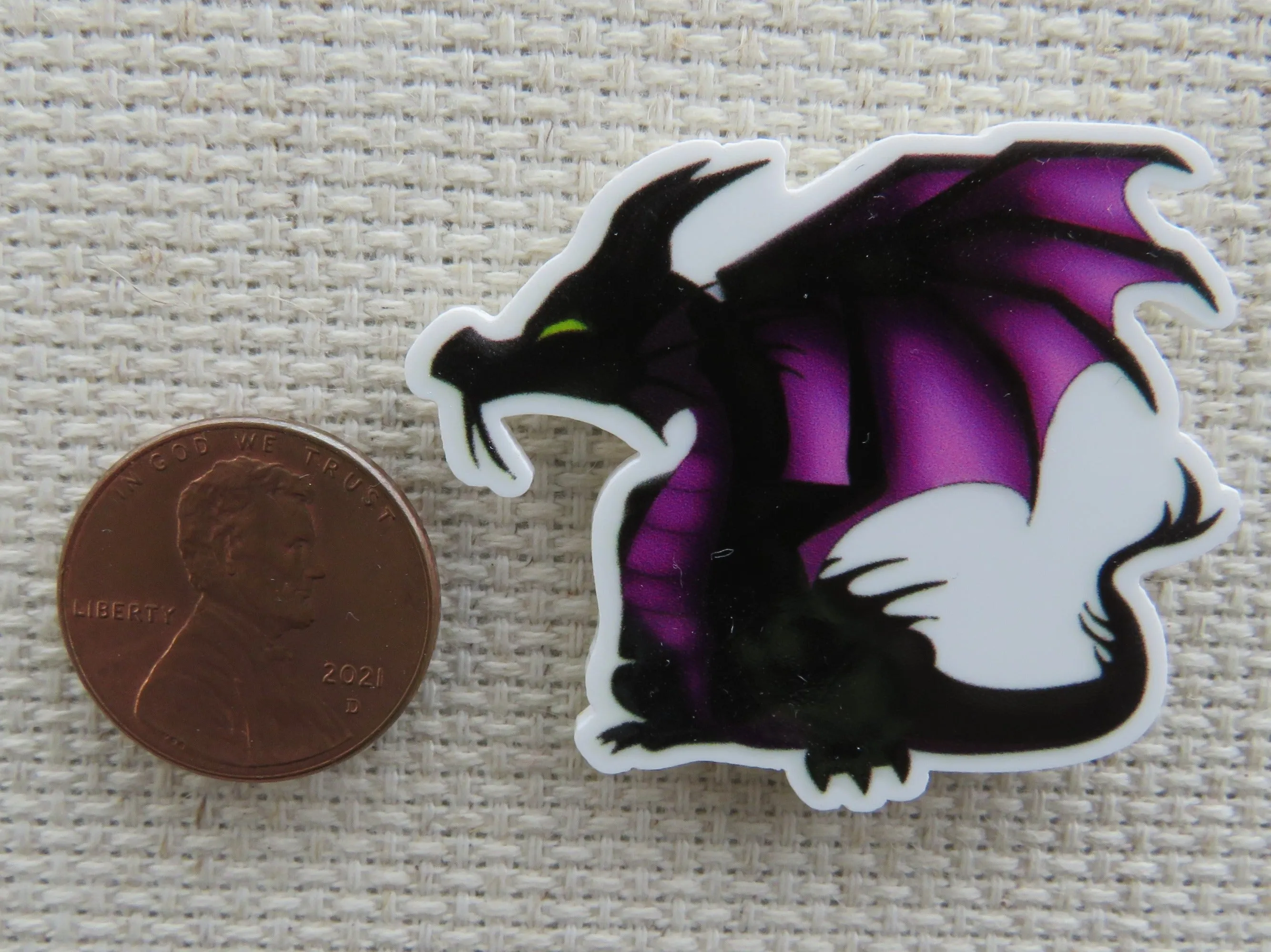 Black and Purple Dragon Needle Minder, Cover Minder, Magnet