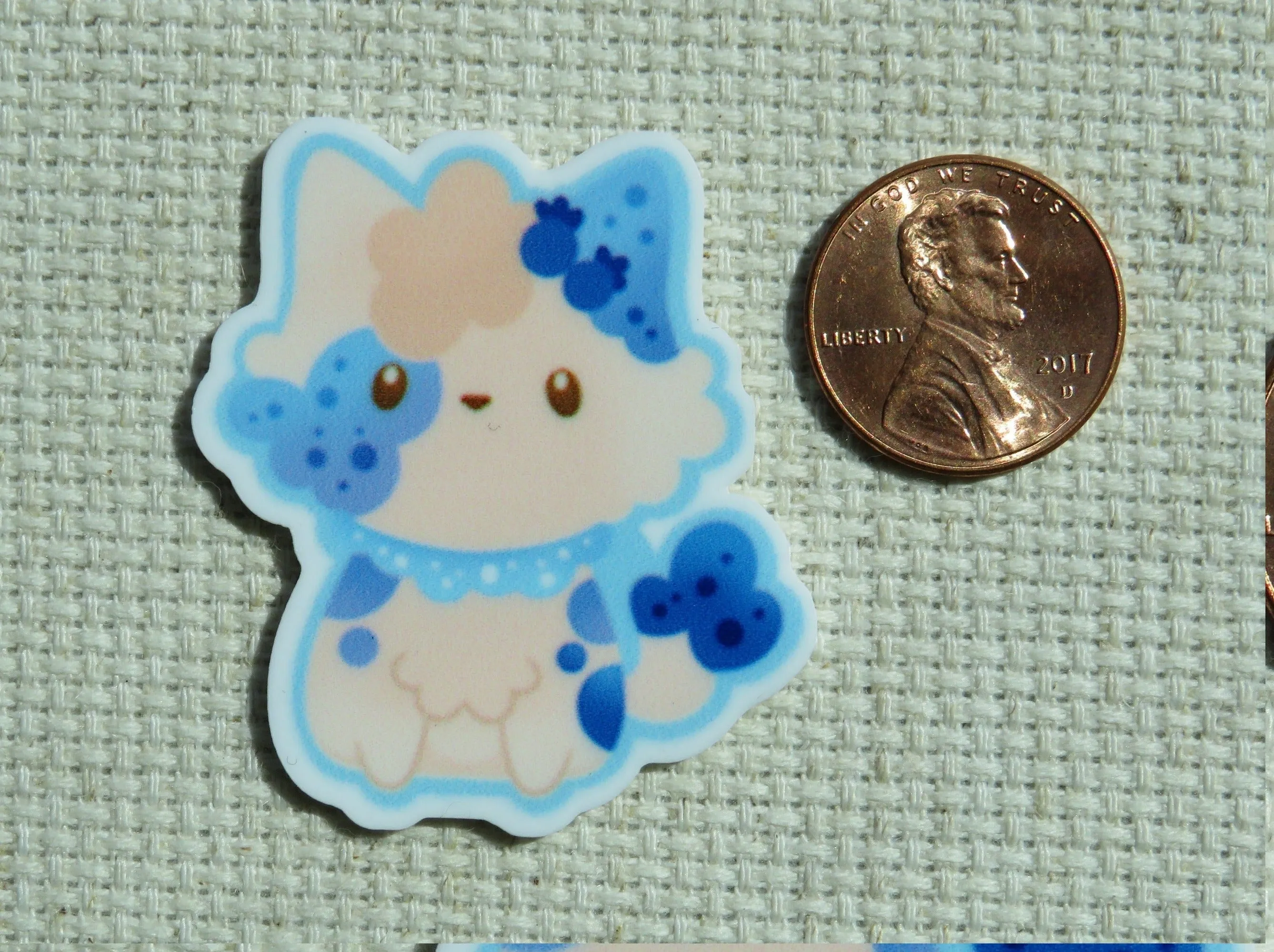 Blueberry Cloud Cat Needle Minder, Cover Minder, Magnet