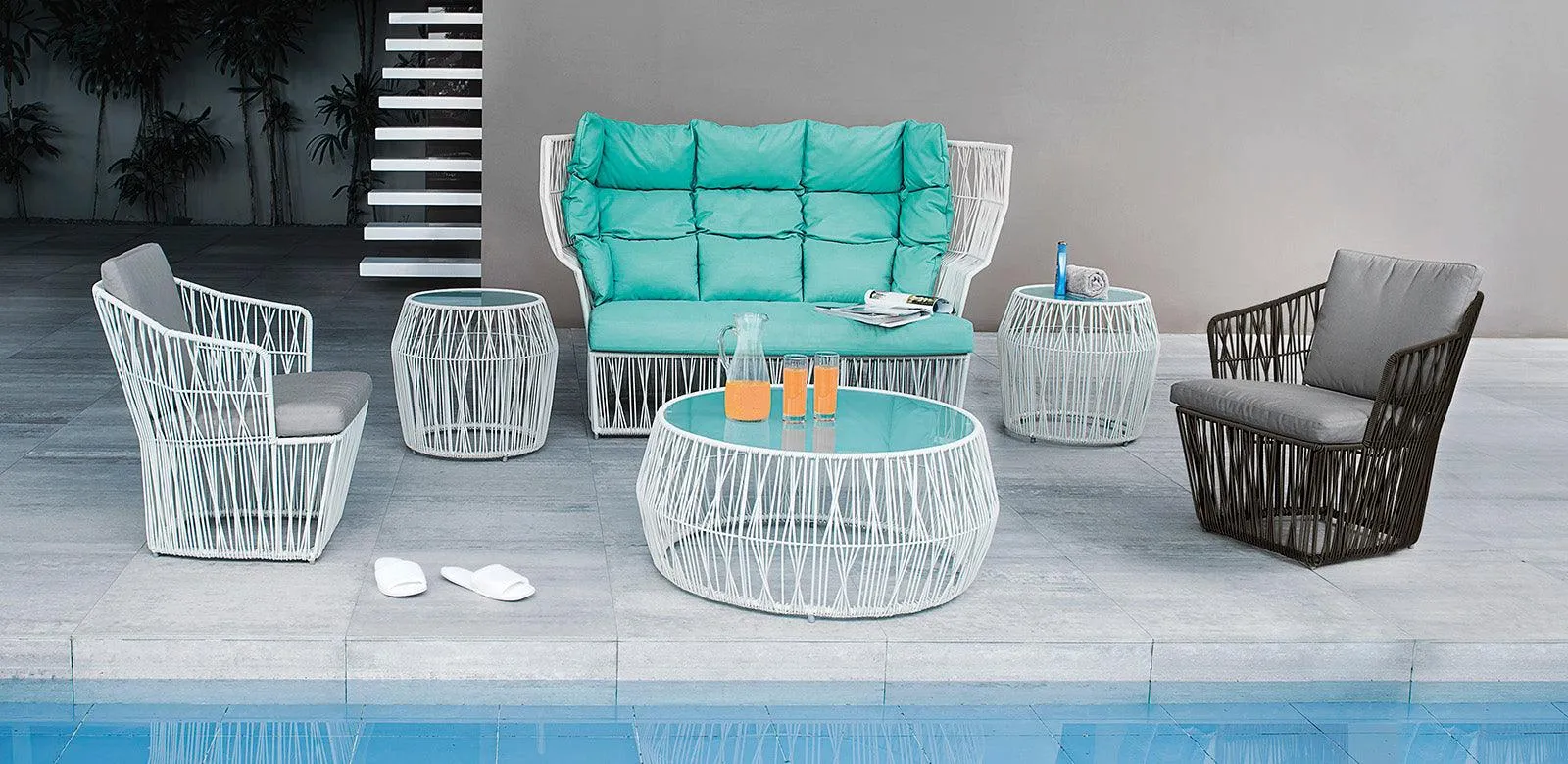 CALYX END TABLE