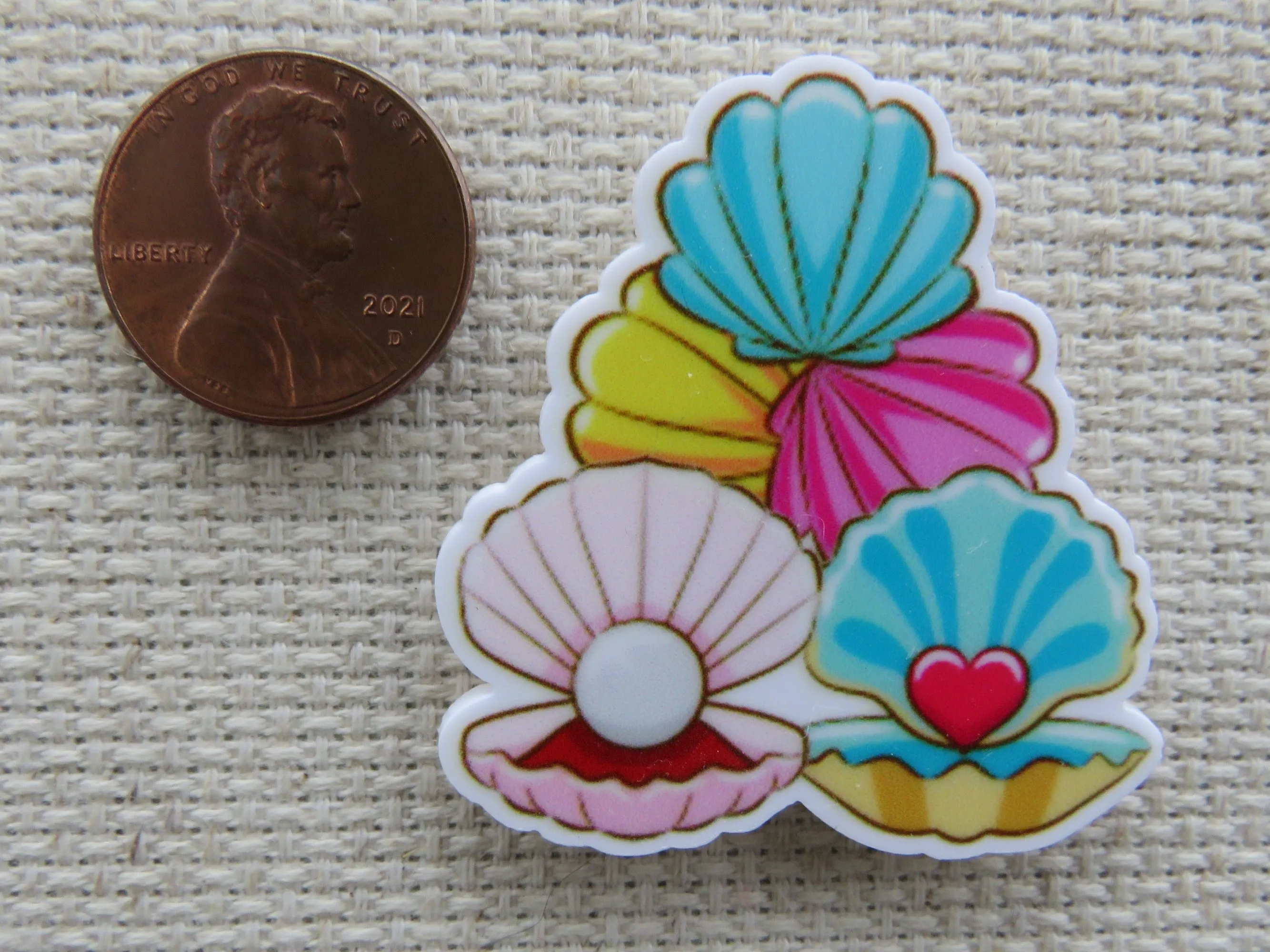 Colorful Clam Shells Needle Minder, Cover Minder, Magnet