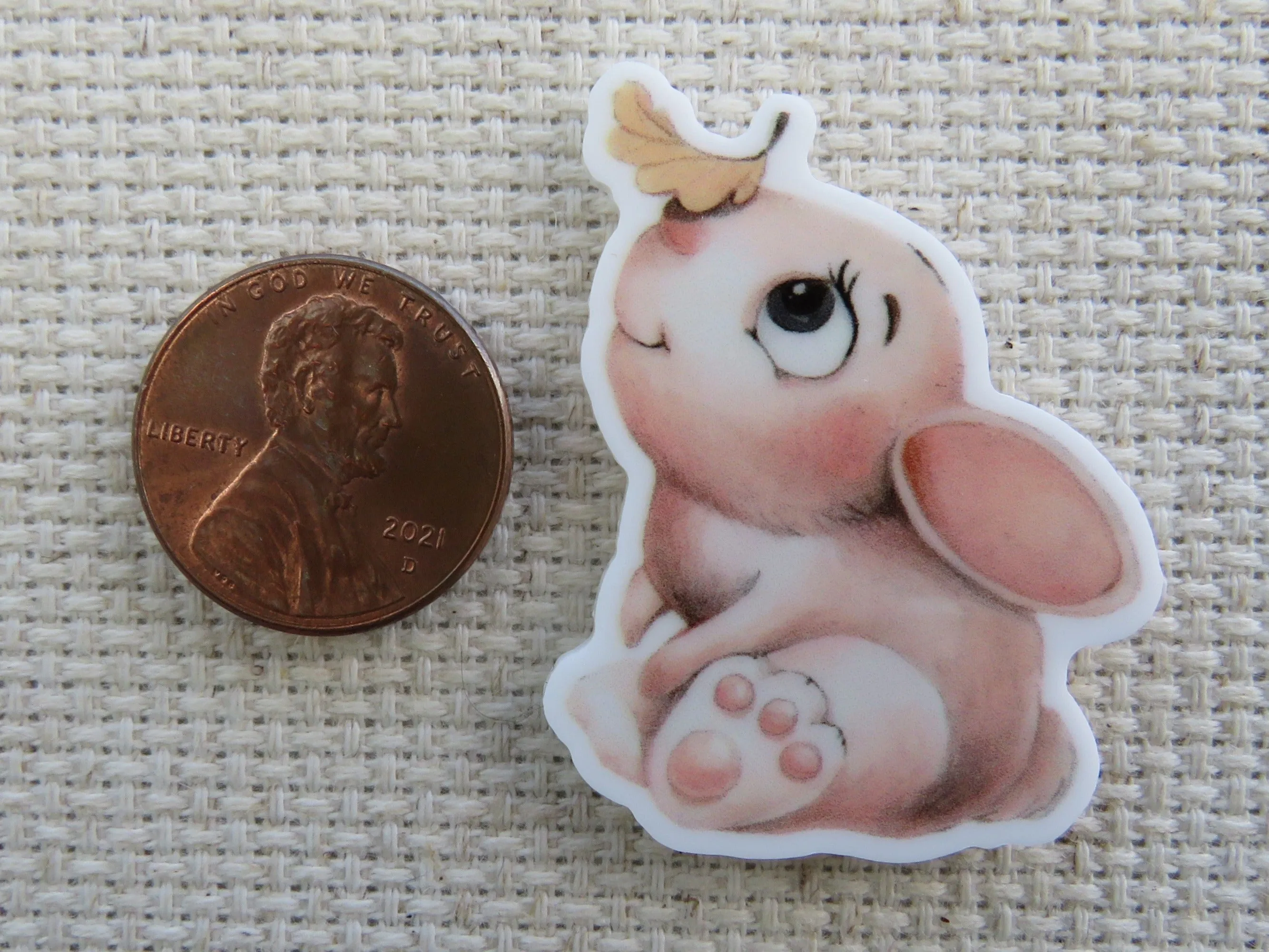 Cute Bunny with a Single Leaf Needle Minder, Cover Minder, Magnet