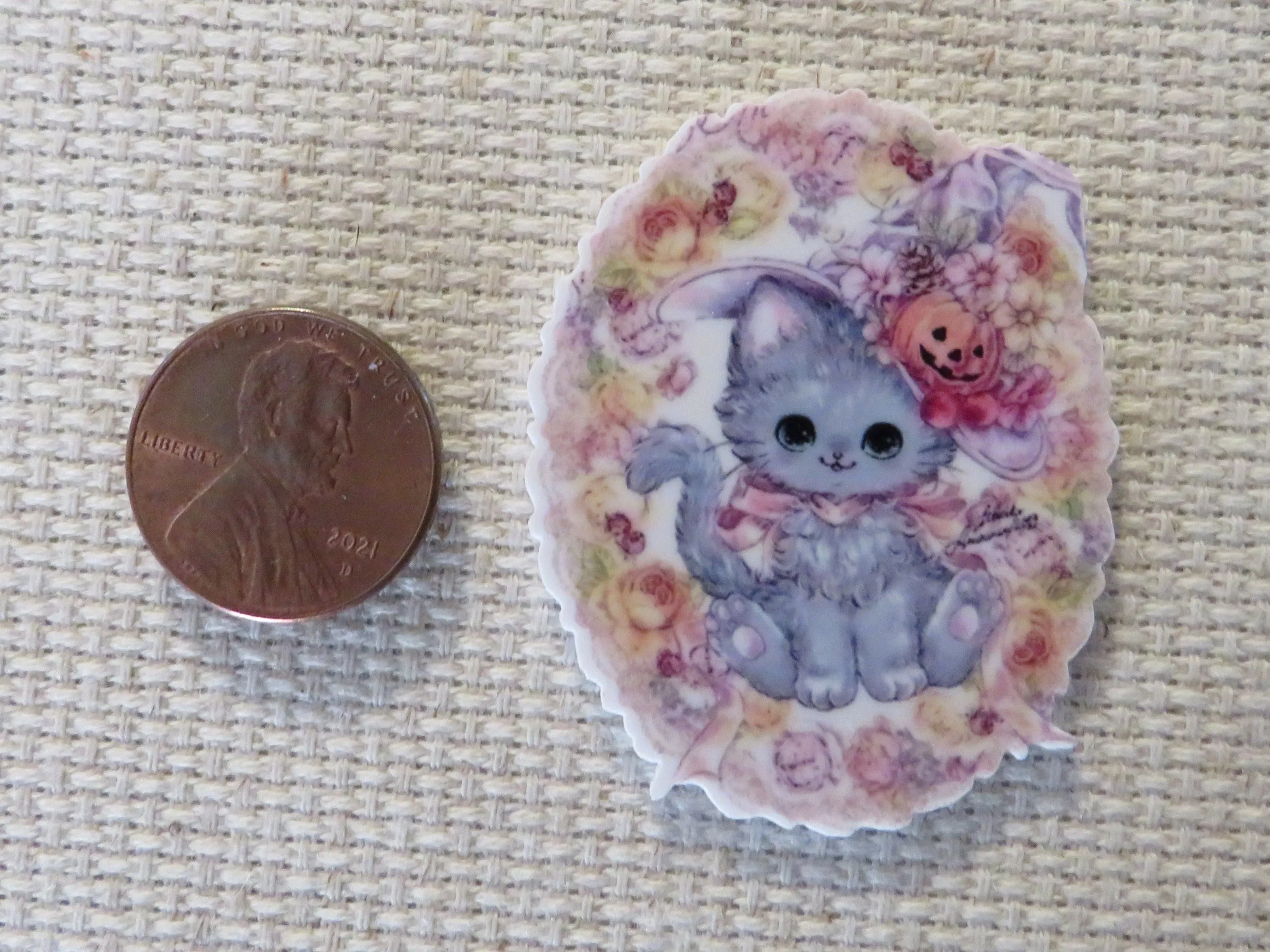 Fall Gray Kitty Needle Minder, Cover Minder, Magnet
