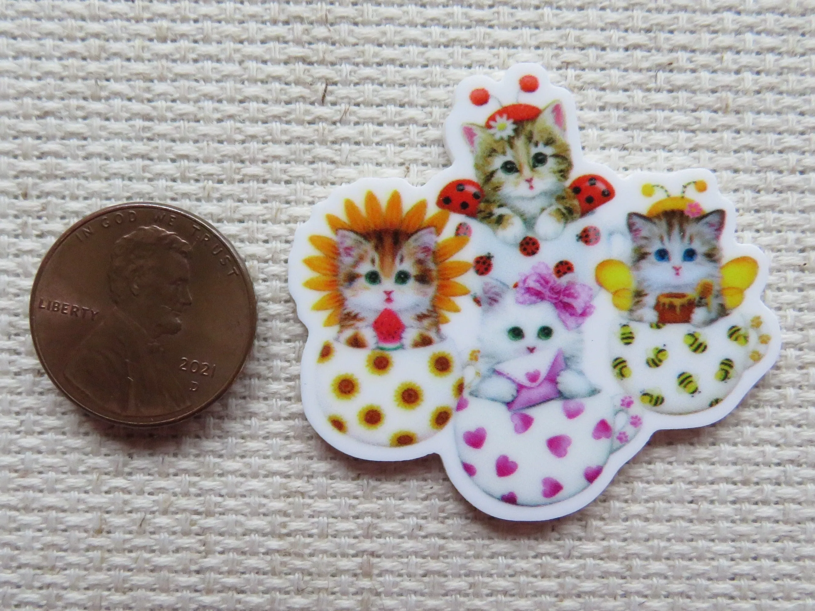 Kittens in Cups Needle Minder, Cover Minder, Magnet