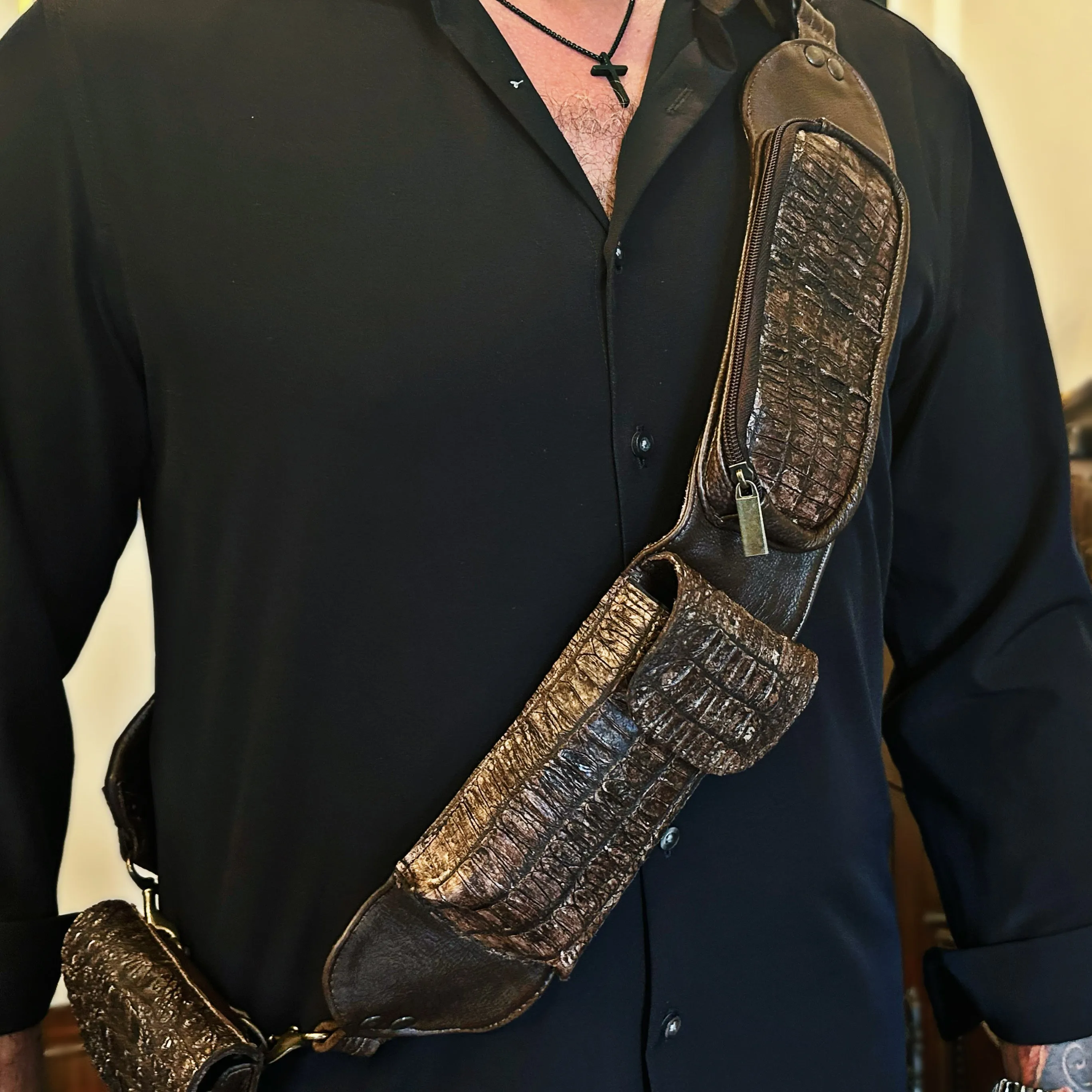 Men’s Front Body Alligator Hornback Sling