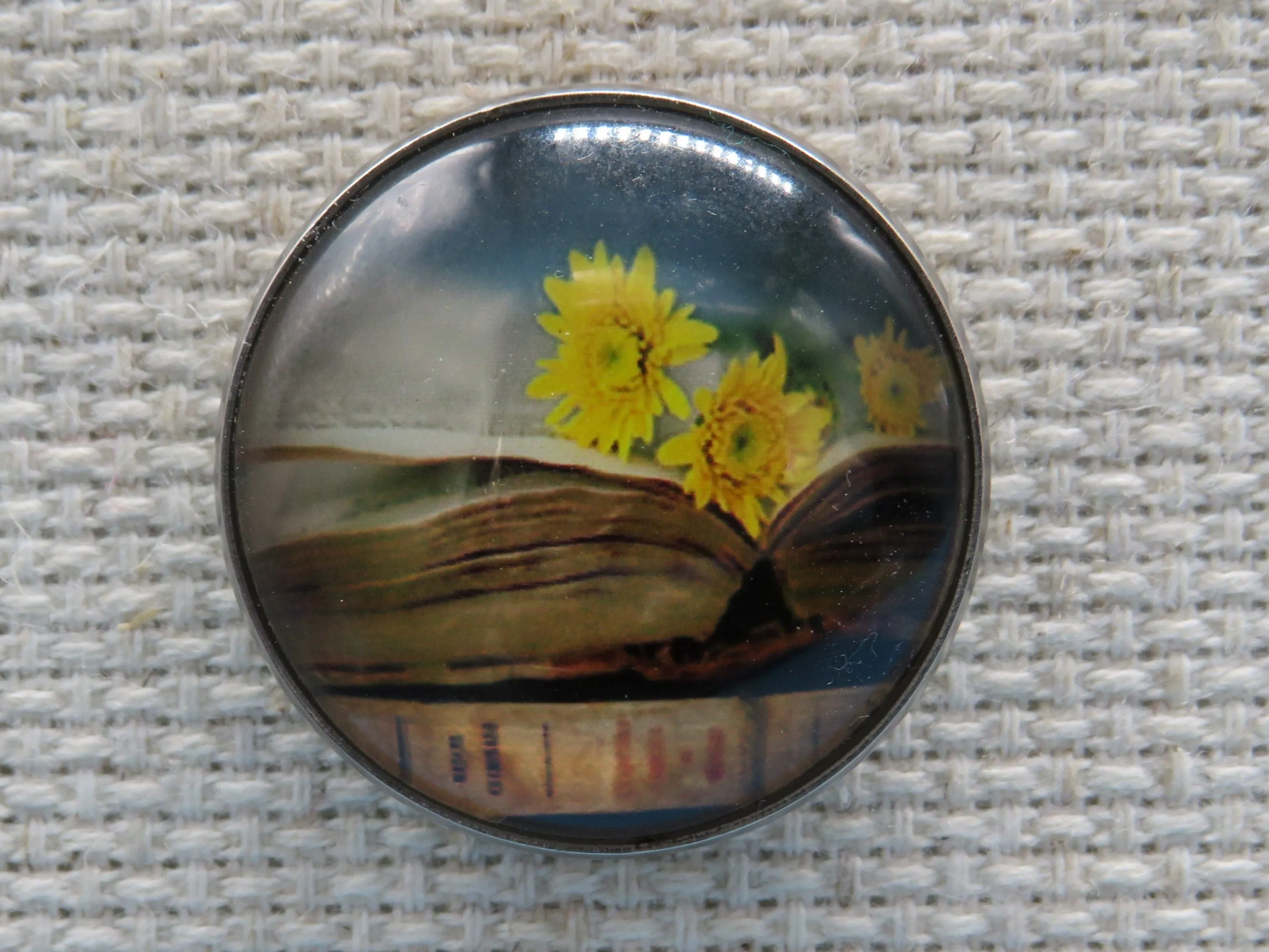 Open Book Domed Needle Minder, Cover Minder, Magnet