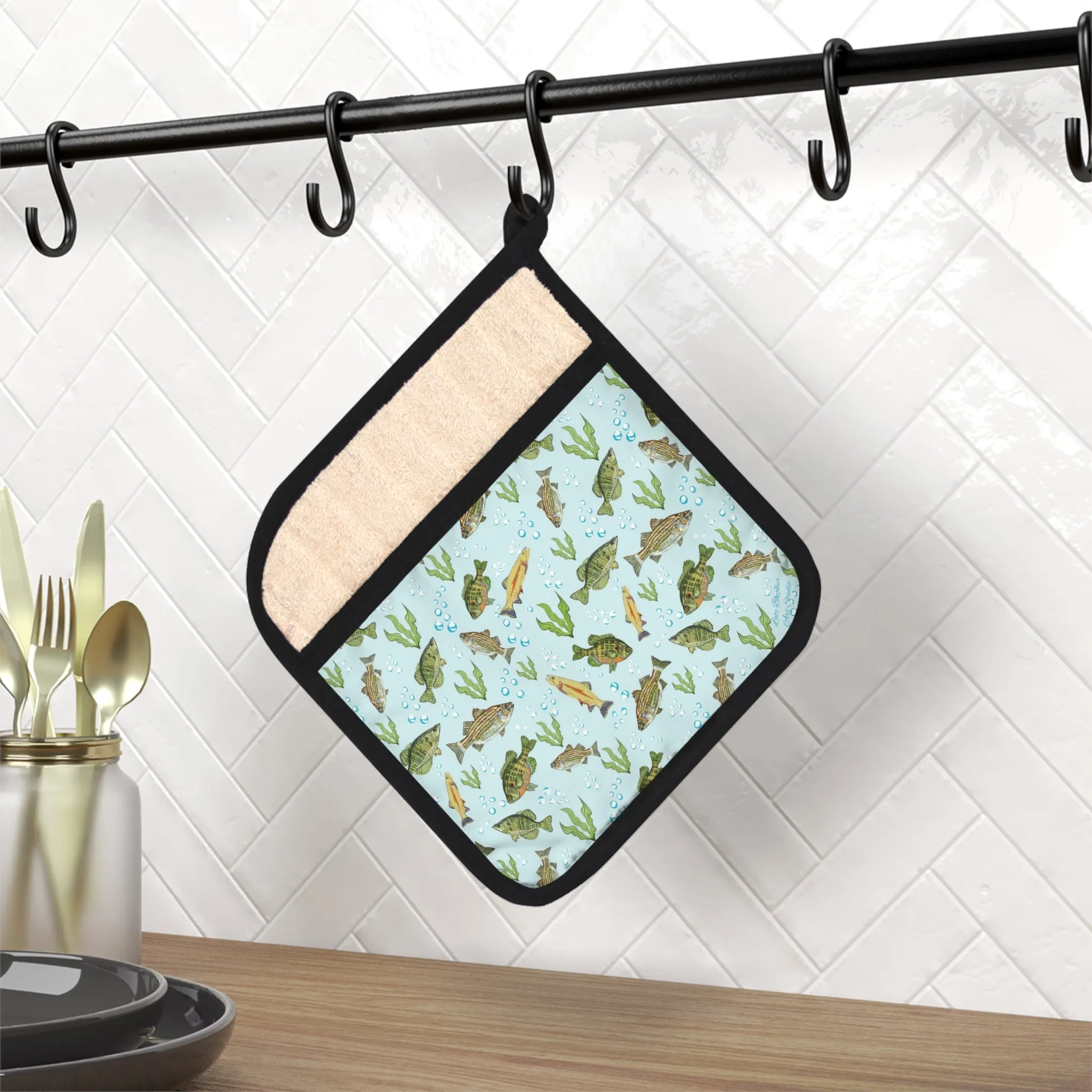 Pot Holder with Pocket-Fresh Water Fishes