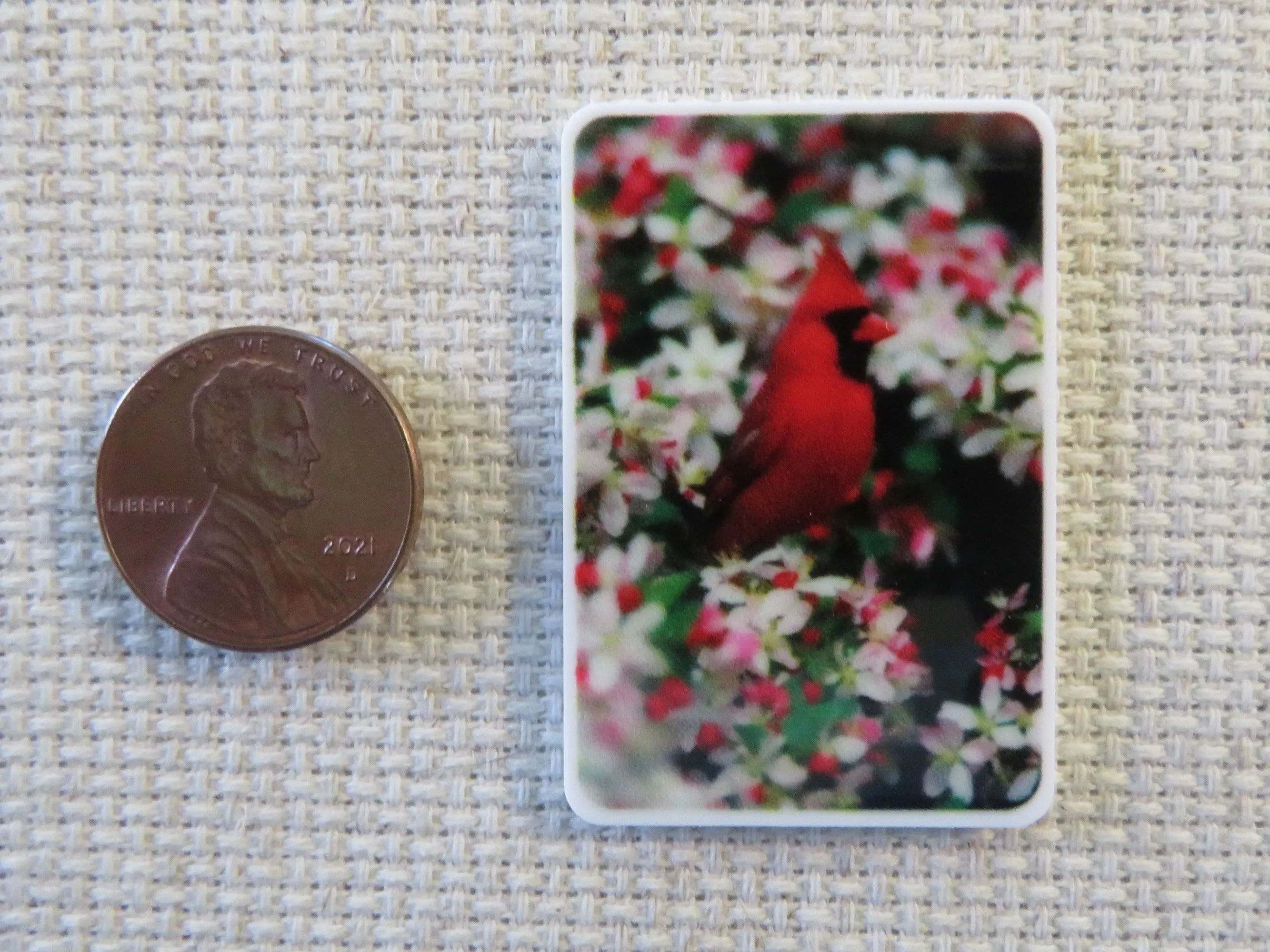 Red Cardinal Bird Needle Minder, Cover Minder, Magnet