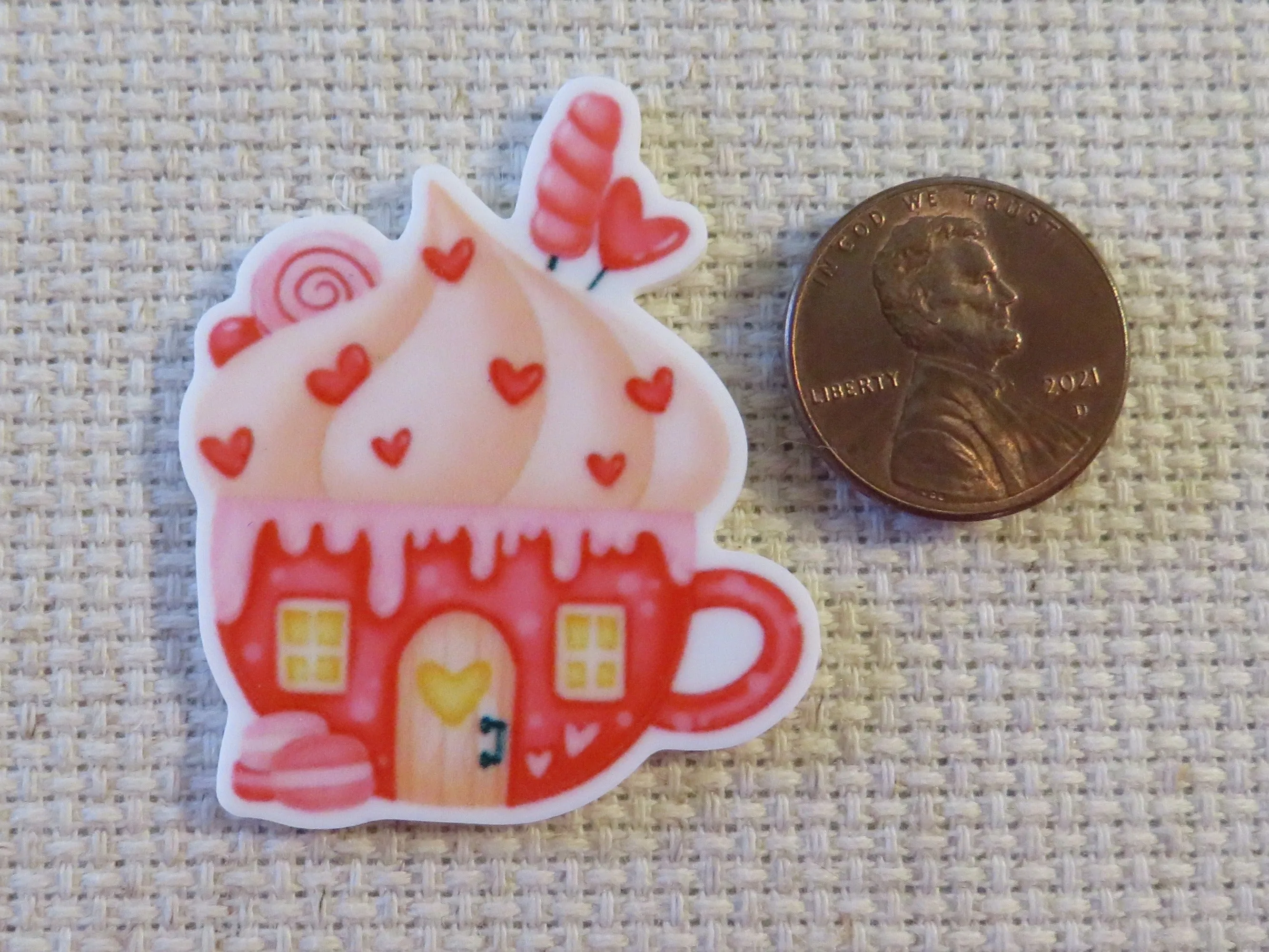 Tea Cupcake House Needle Minder, Cover Minder, Magnet