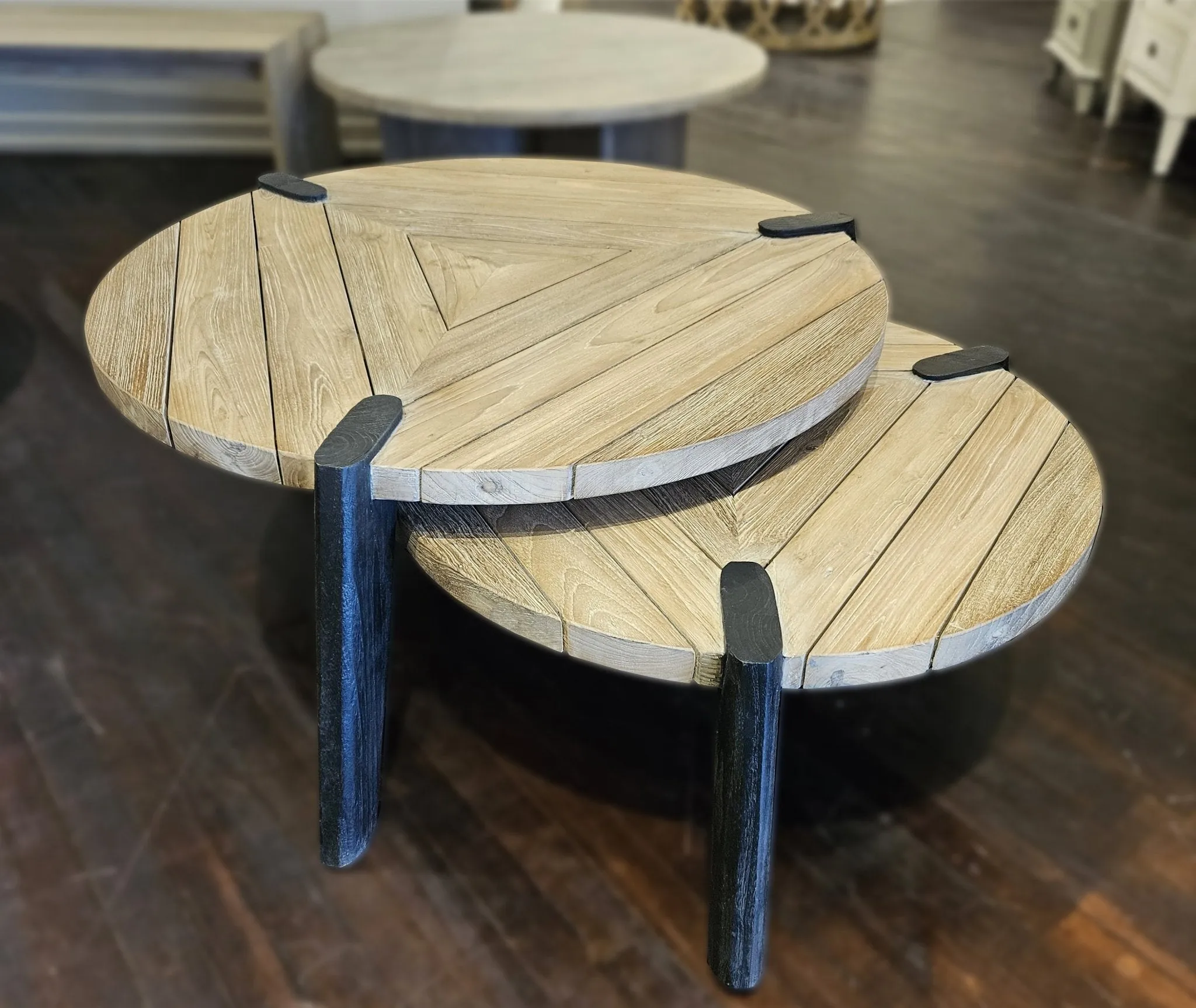 TRIANGOLO OUTDOOR NESTING COFFEE TABLES - SET OF 2