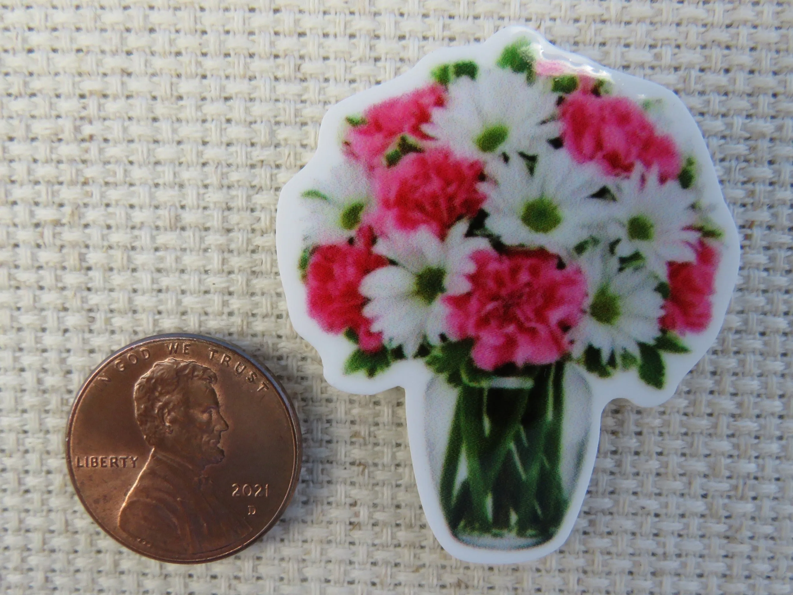 White Daisies and Pink Carnations in a Vase Needle Minder, Cover Minder, Magnet